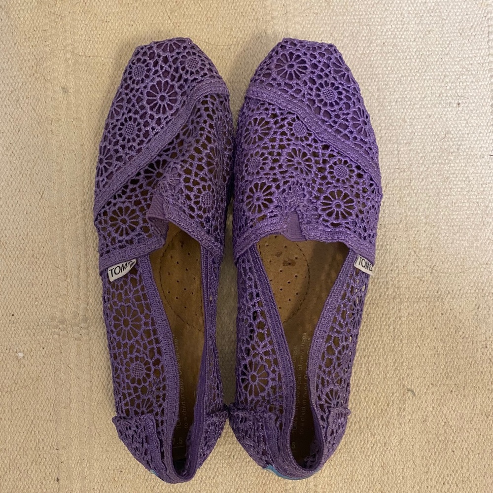 Purple Lace Toms | size 7.5